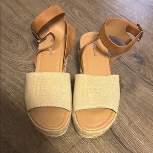 Soda Women's Tan and Cream Ankle Strap Sandals